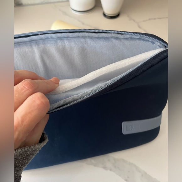 NEW Lot 3 Laptop Sleeves: Case Logic, Trina Turk, Uncommon - Picture 9 of 15